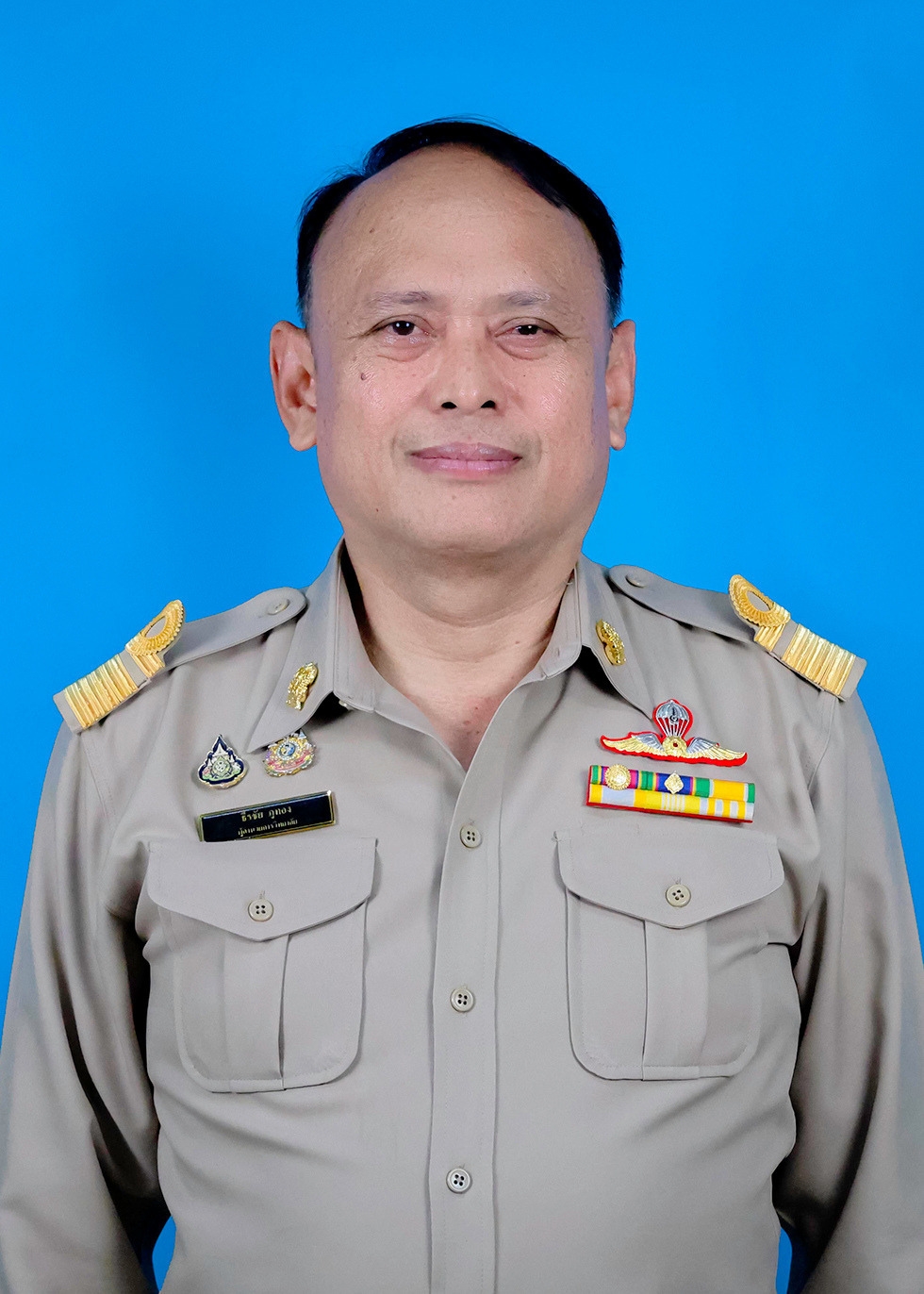นายธีรชัย ภูทอง